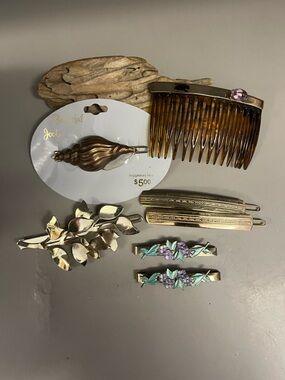 Vintage Gold-Tone Women’s Hair Accessory Set with Purple Floral Accents
